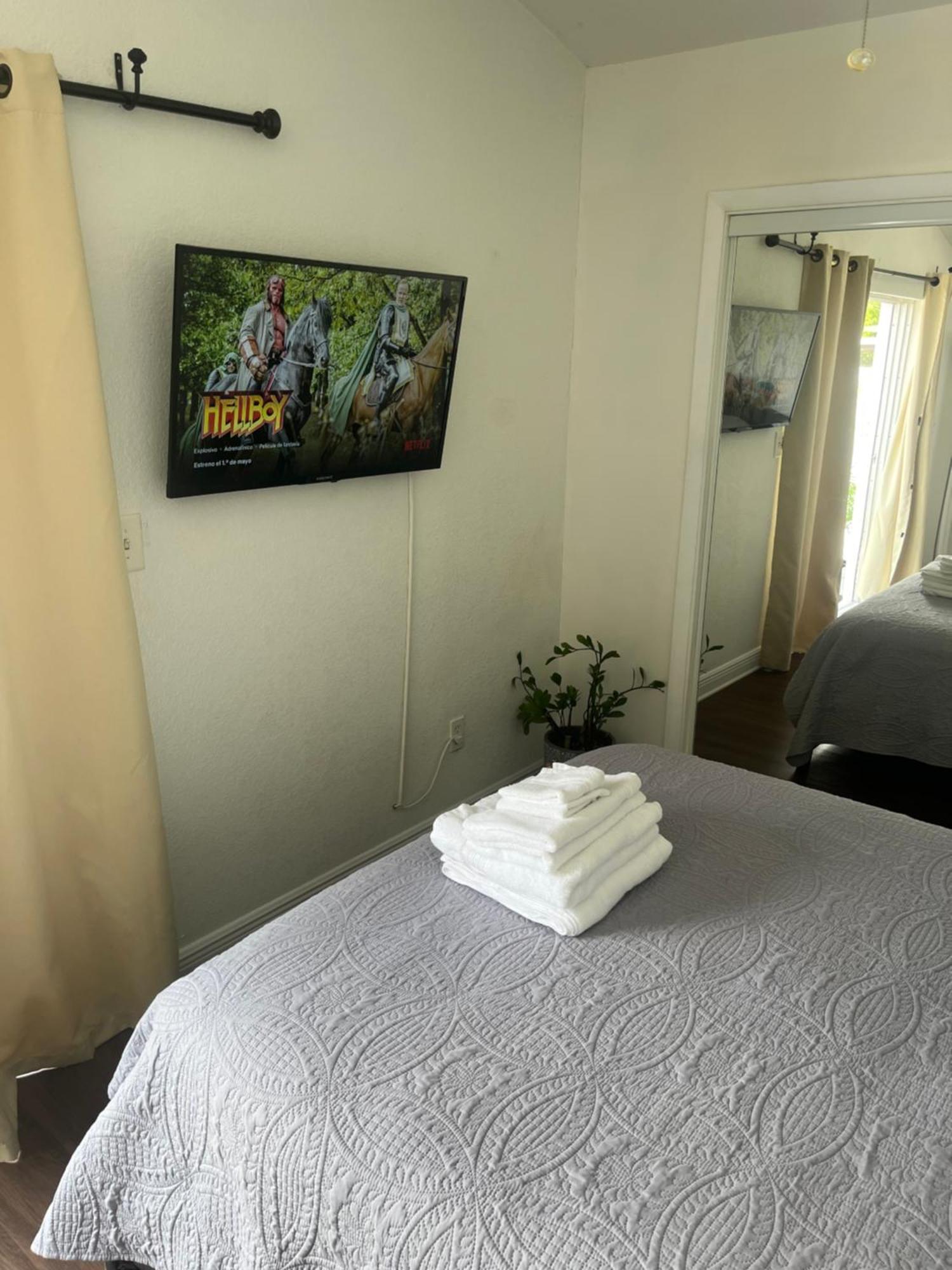 Habitacion Luminosa Y Acogedora. Hollywood Eksteriør bilde
